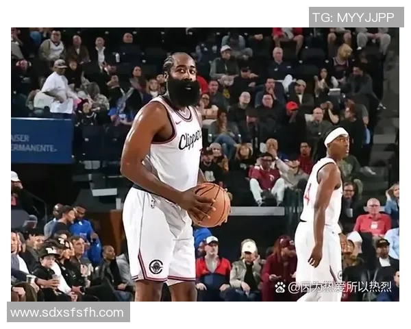 哈登砍下31分助攻10次伦纳德贡献23分快船轻取黄蜂迎来鲍威尔复出之战